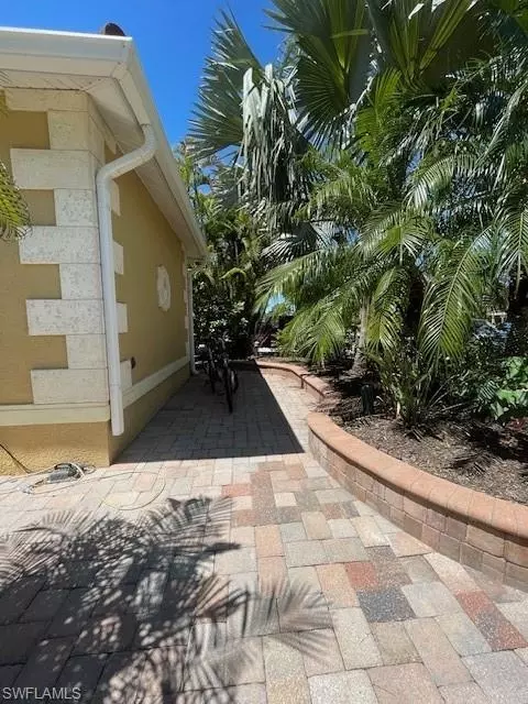 4873 Southern Breeze Dr, Naples, FL 34114 photo 12