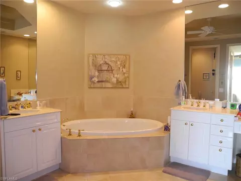 Bath - 445 Cove Tower Dr #1702, Naples, FL 34110 photo 1 of 1