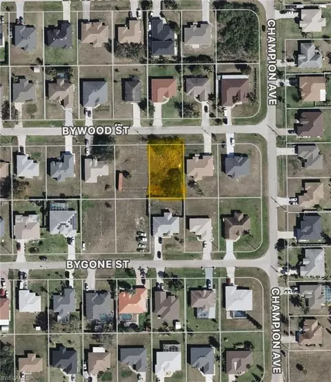 4905 Bywood St, Lehigh Acres, FL 33971
