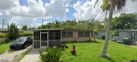 3329 Guilford Ct, Naples, FL 34112