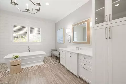 Bath - 175 Conners Ave, Naples, FL 34108 photo 3 of 7