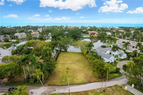 2550 Lantern Ln, Naples, FL 34102 photo 9