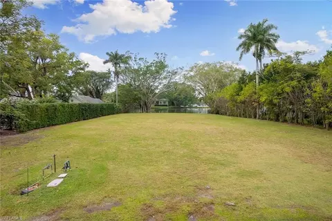 2550 Lantern Ln, Naples, FL 34102 photo 2