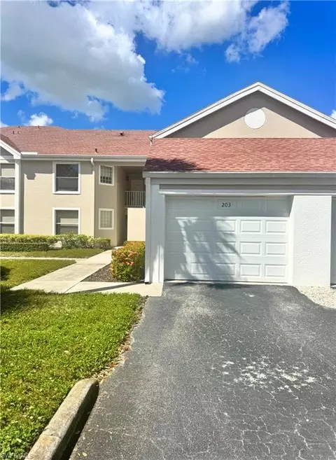 9852 Luna Cir #B203, Naples, FL 34109
