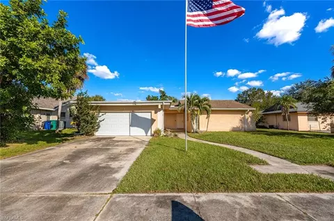 6437 Adelphi Cir, Fort Myers, FL 33919