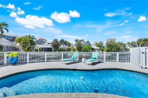 635 Bridgeway Ln, Naples, FL 34108
