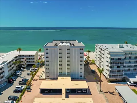 1919 Gulf Shore Blvd N #601, Naples, FL 34102