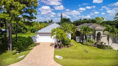 721 93rd Ave N, Naples, FL 34108