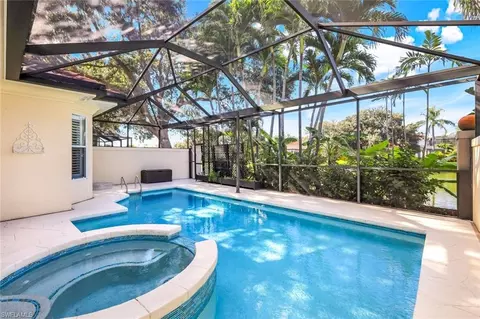 915 Fountain Run, Naples, FL 34119