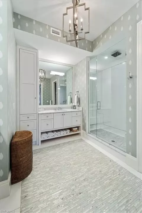 Bath - 1035 3rd Ave S #401, Naples, FL 34102 photo 4 of 4