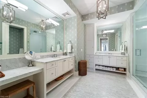 Bath - 1035 3rd Ave S #401, Naples, FL 34102 photo 2 of 4
