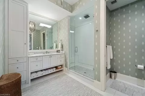 Bath - 1035 3rd Ave S #401, Naples, FL 34102 photo 3 of 4