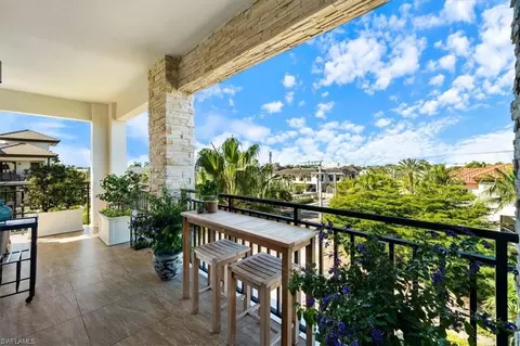 Exterior - 1035 3rd Ave S #401, Naples, FL 34102 photo 5 of 10