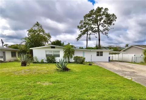 2116 Pineview Rd, Fort Myers, FL 33901