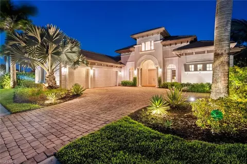 8996 Crooked Stick Ct, Naples, FL 34113