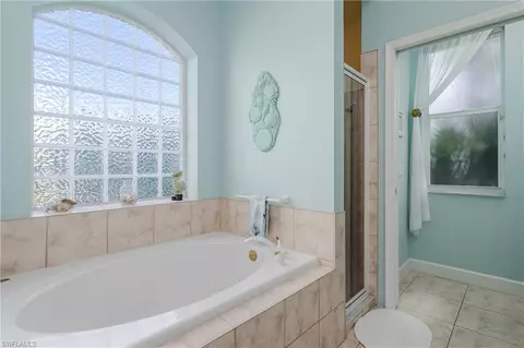Bath - 951 Java Ct, Marco Island, FL 34145 photo 3 of 3