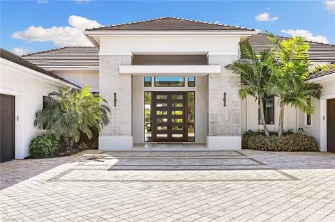 607 Myrtle Rd, Naples, FL 34108 photo 3