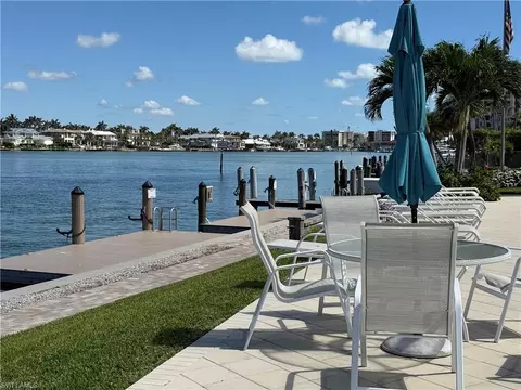 2880 Gulf Shore Blvd N #404, Naples, FL 34103