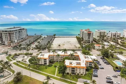 1100 Gulf Shore Blvd N #301, Naples, FL 34102