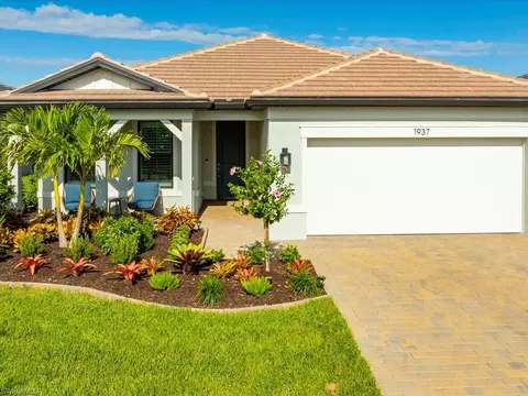 1937 Don Benito Way, Naples, FL 34120
