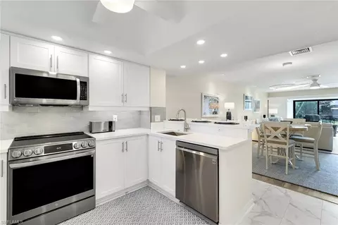 1672 Spoonbill Ln #B, Naples, FL 34105