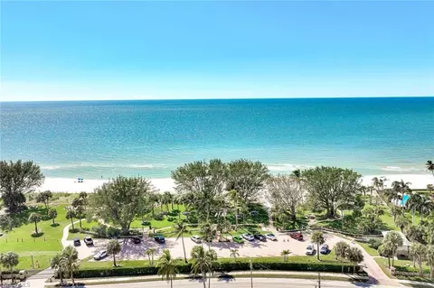 View/Area - 2000 Alamanda Dr #104, Naples, FL 34102 photo 3 of 6