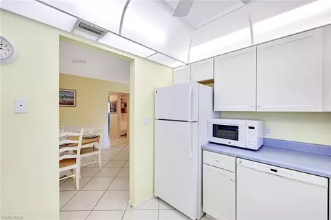 Kitchen - 2000 Alamanda Dr #104, Naples, FL 34102 photo 3 of 3