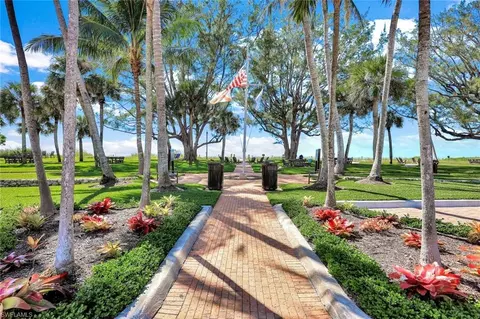 Exterior - 2000 Alamanda Dr #104, Naples, FL 34102 photo 2 of 9