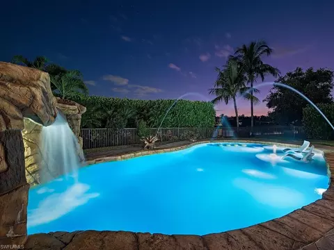 2750 Cinnamon Bay Cir, Naples, FL 34119