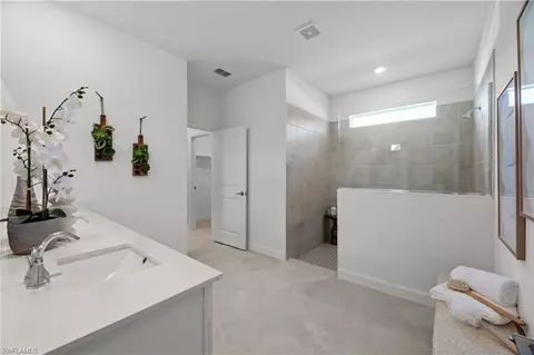 Bath - 3957 Button Sage Rd, Alva, FL 33920 photo 1 of 2