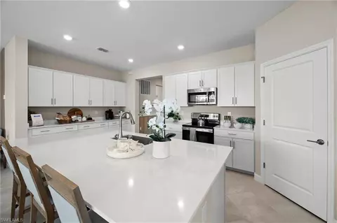 Kitchen - 3957 Button Sage Rd, Alva, FL 33920 photo 7 of 8