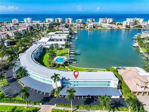 383 Harbour Dr #309, Naples, FL 34103