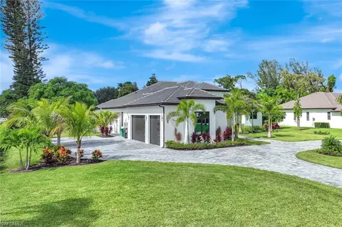 10493 Winterview Dr, Naples, FL 34109 photo 2