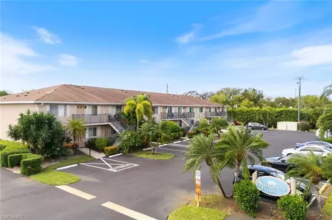 142 Palm Dr #3005, Naples, FL 34112