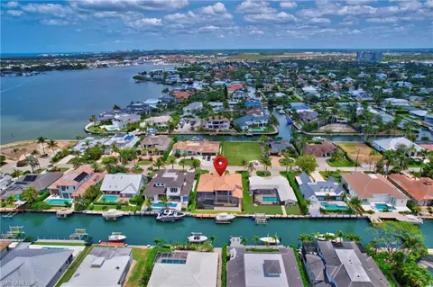 View/Area - 1380 Marlin Dr, Naples, FL 34102 photo 4 of 7
