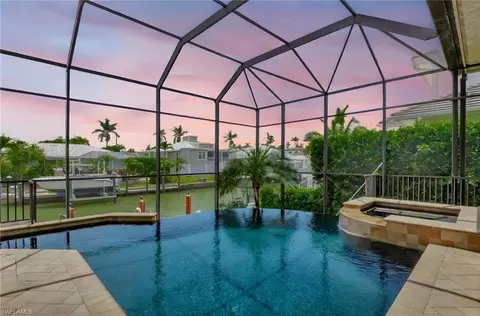 1380 Marlin Dr, Naples, FL 34102