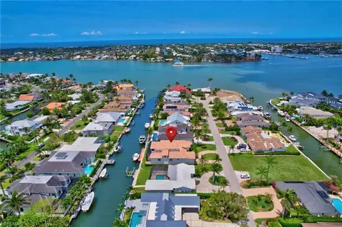 View/Area - 1380 Marlin Dr, Naples, FL 34102 photo 3 of 7