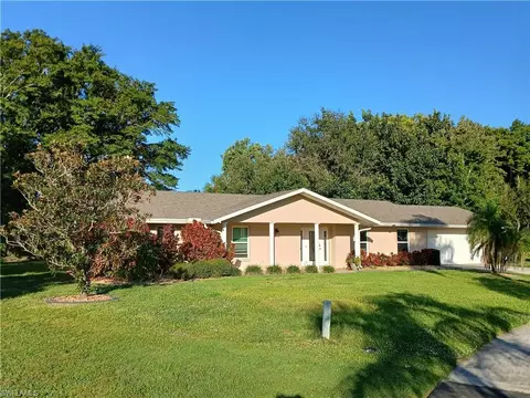 4135 Yarmouth Ct, North Fort Myers, FL 33903