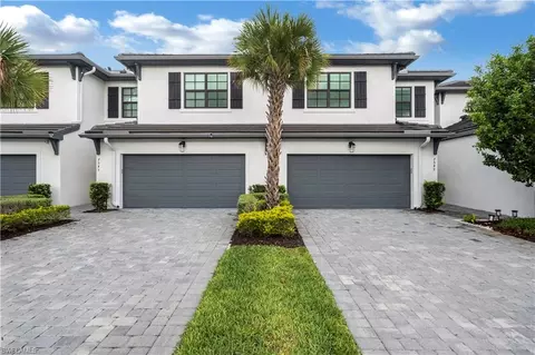 7549 Carnegie Way, Naples, FL 34119