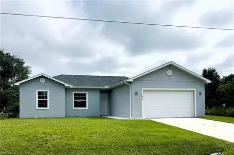 425 Mercedes Ct, Lehigh Acres, FL 33972
