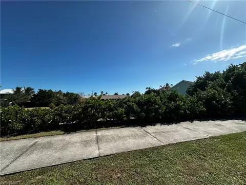 189 Sandhill St, Marco Island, FL 34145
