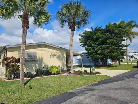 45 Aquamarine Ave #45Q, Naples, FL 34114