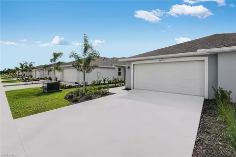 20627 Hazelnut Ct, Lehigh Acres, FL 33936 photo 3