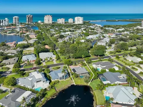 View/Area - 4916 Crayton Rd, Naples, FL 34103 photo 1 of 7