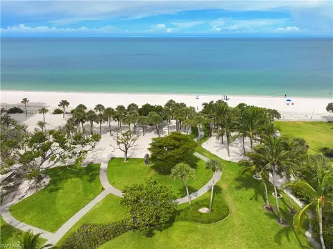 View/Area - 4916 Crayton Rd, Naples, FL 34103 photo 6 of 7