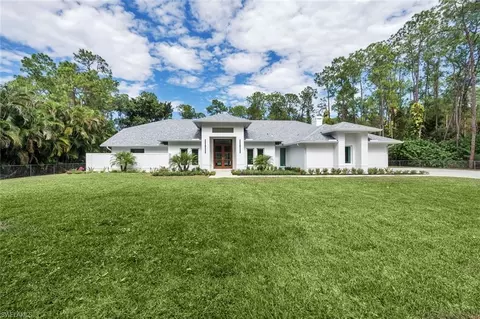 5253 Sycamore Dr, Naples, FL 34119