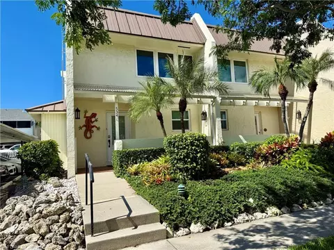 800 River Point Dr #534, Naples, FL 34102