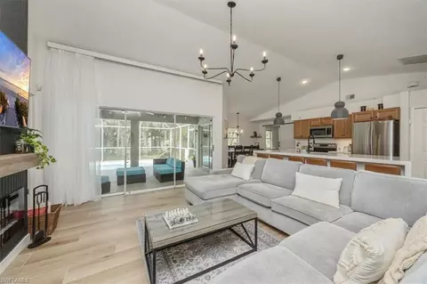 361 9th St NW, Naples, FL 34120