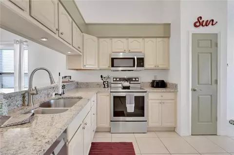 841 Kings Way, Naples, FL 34104 photo 5