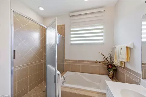 Bath - 6730 Bent Grass Dr, Naples, FL 34113 photo 2 of 3